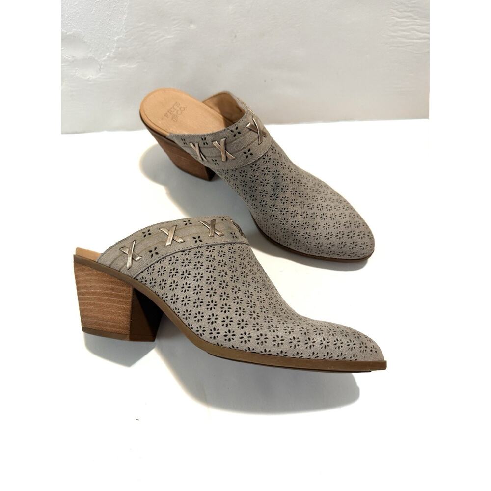 Frye and Co Western Style Jacy Perforated Mule 3471498 Bone / Grey 8.5